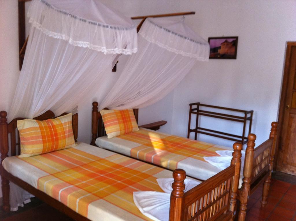 Little Paradise Tourist Guest House And Holiday Home Anuradhapura Quarto foto
