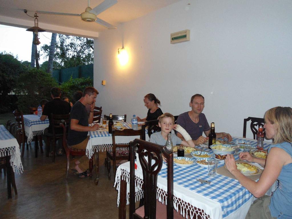 Little Paradise Tourist Guest House And Holiday Home Anuradhapura Exterior foto